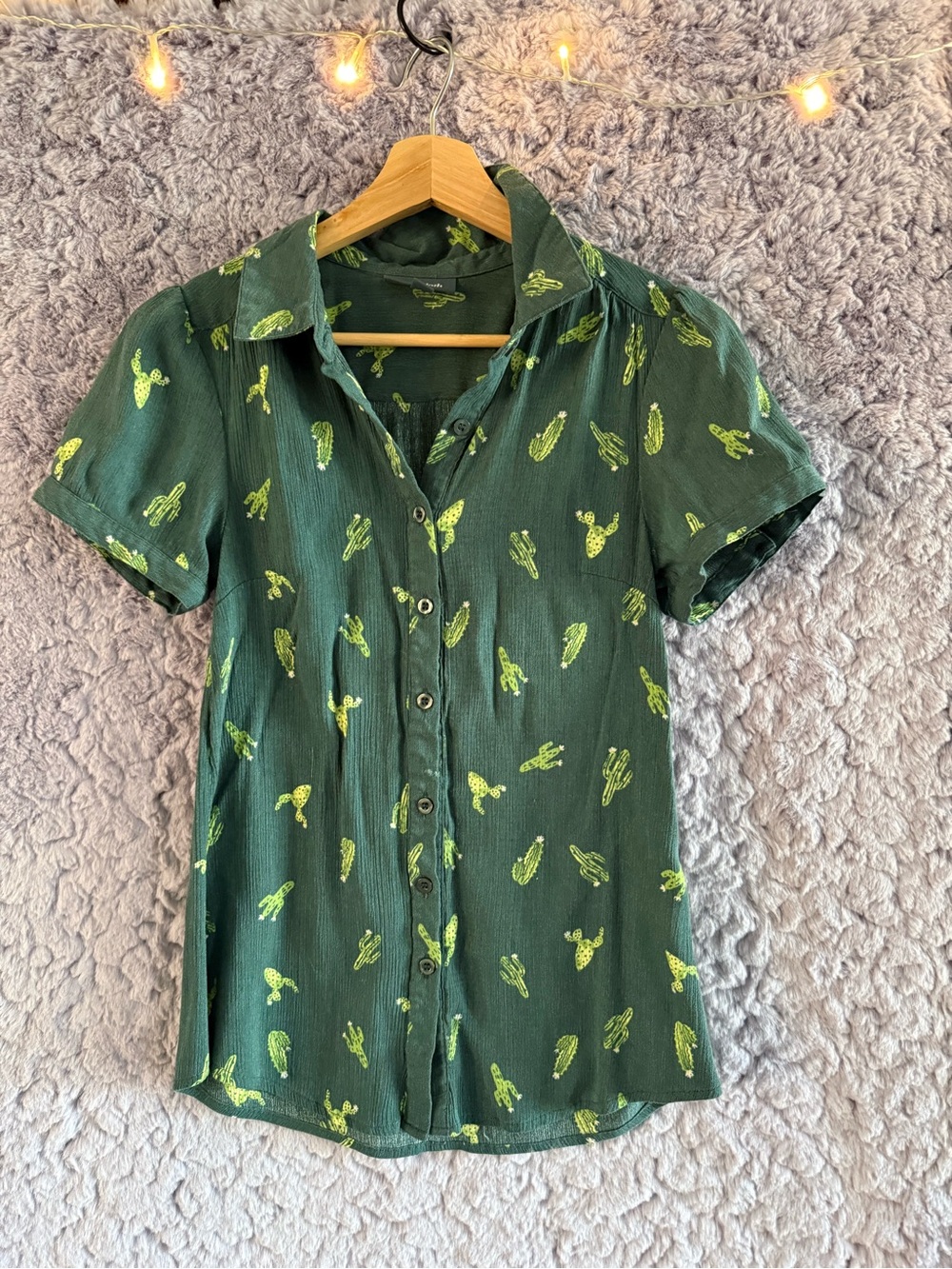 ModCloth | Cactus Print Button-up Small